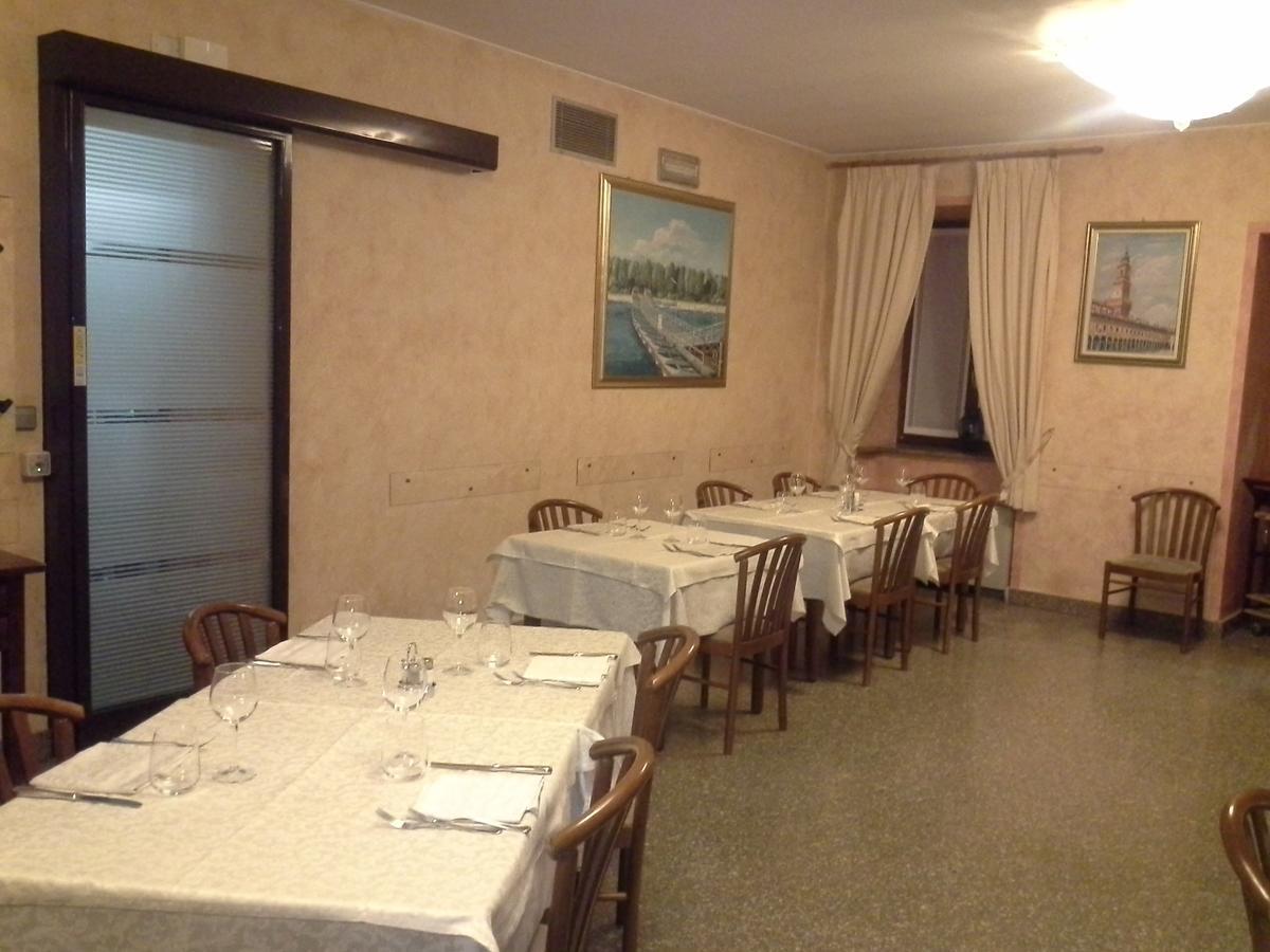 Hotel Ticino Ristorante Chierico Carbonara al Ticino Exteriör bild